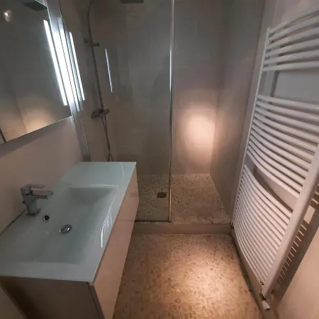 T2 Moderne A Avec Parking, Proche Plages Et Commerces - Fr-1-239-907 Apartment
