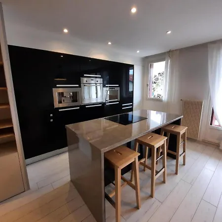 Apartment T2 Moderne A Avec Parking, Proche Plages Et Commerces - Fr-1-239-907 *