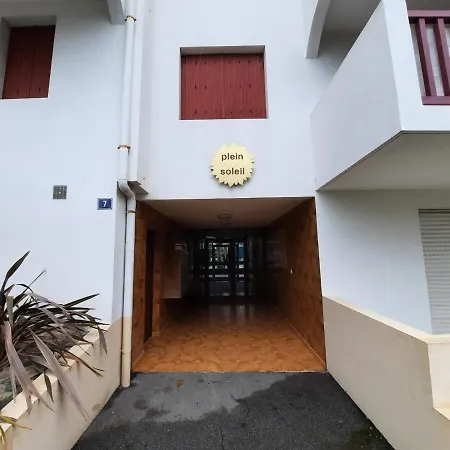 Apartment T2 Moderne A Avec Parking, Proche Plages Et Commerces - Fr-1-239-907