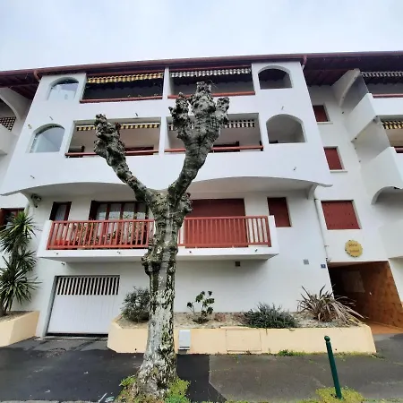 T2 Moderne A Avec Parking, Proche Plages Et Commerces - Fr-1-239-907 * Биарриц